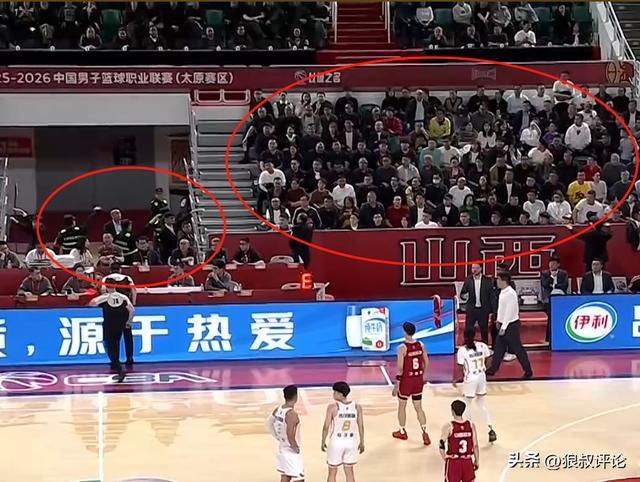 MK体育官方入口-CBA罚单：山西主场观众喊“黑哨”、谩骂裁判员 核减联赛经费2万元